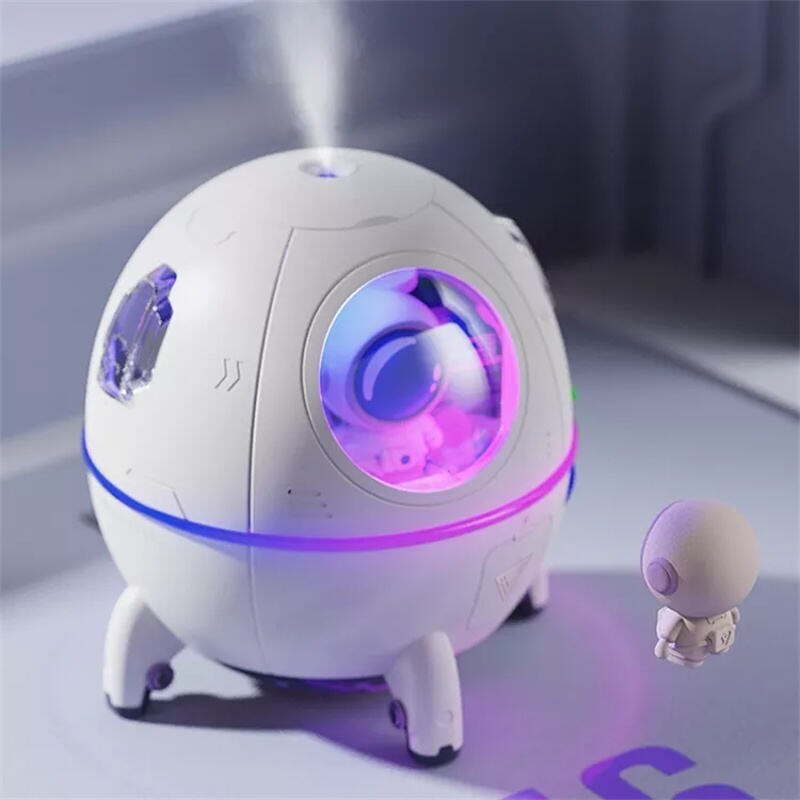 Cute Astronaut USB Humidifier & Diffuser – 220ml LED Night Lamp